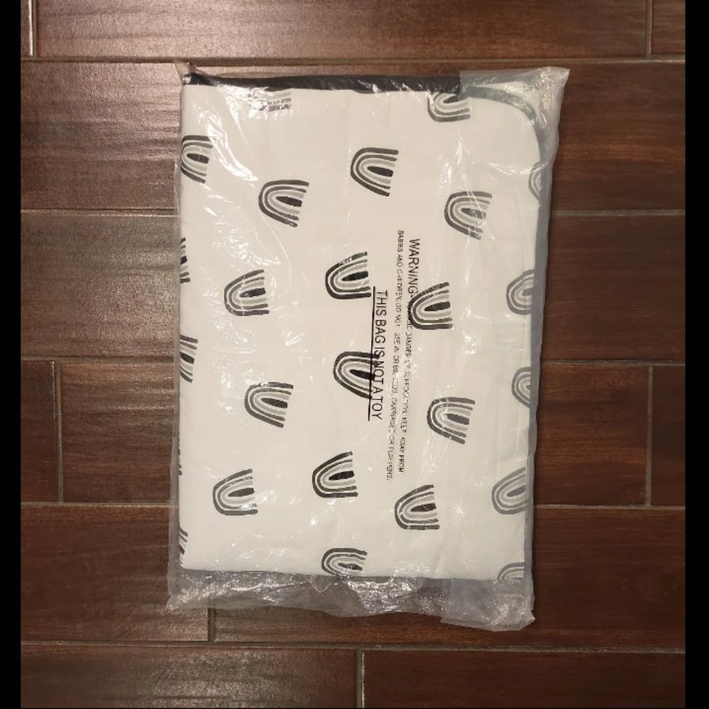 Kyte Baby Black/white Rainbow Bamboo Toddler Blanket - Picture 2 of 4